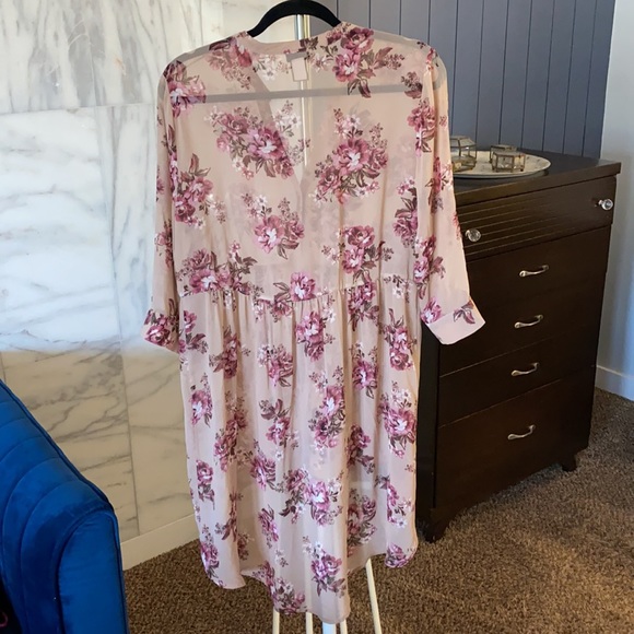 Torrid sheer button up tunic top with roll up sleeve option - Picture 4 of 5